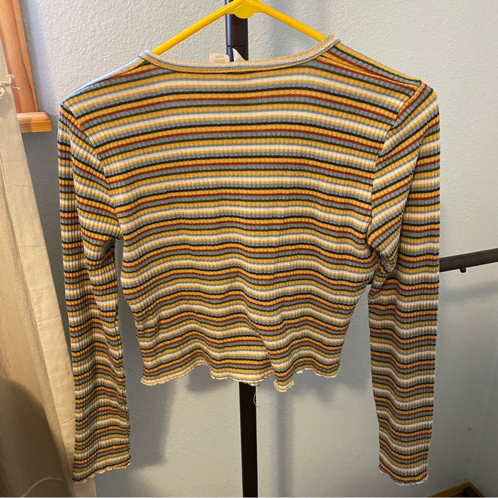 Sky & Sparrow || V Neck Cropped Ribbed Knit Striped Cardigan Top - Picture 9 of 10
